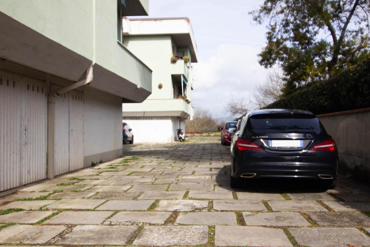 1Km Dalla Torre Appart. Con Balcone E Posto Auto Pisa Exteriör bild